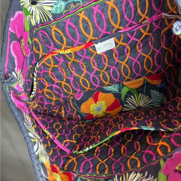 NWT Vera Bradley XL Vera Toggle Tote Jazzy Blooms Retired Pattern Cotton